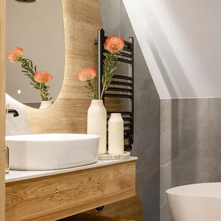 Salamandra Senselle & Вилла Косцелиско